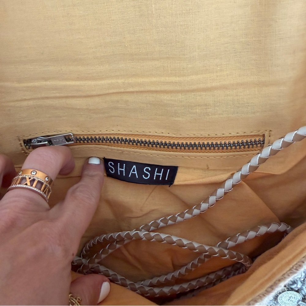 Clutch Shashi - Picture 6 of 6